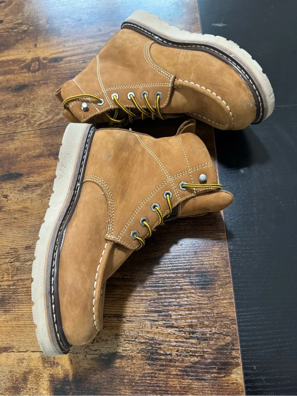 Ridgecut Women's Leather waterproof boot size 8.0, never used but stored no box
